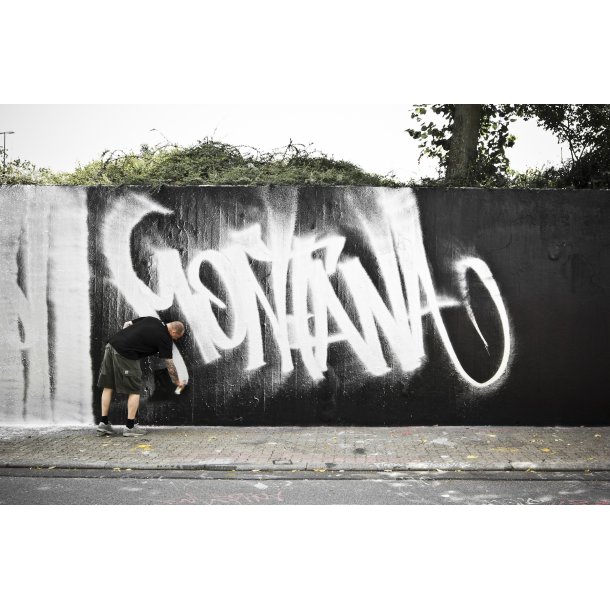 Montana Ultra Wide Black, 750ml.