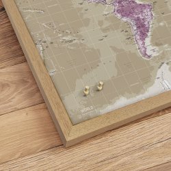 Opslagstavle Verdenskort -  Purple - Egetrsramme