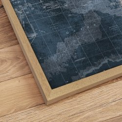 Indrammet Verdenskort - Modern Blue - Egetrsramme