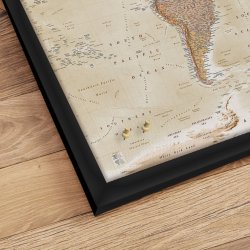 Opslagstavle Verdenskort - Sand - Sort ramme