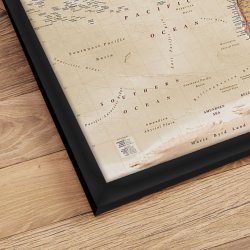 Indrammet Verdenskort - Sand - Sort ramme