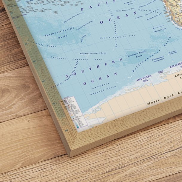 Indrammet Verdenskort- Political - Egetrsramme