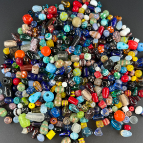 Assorterede Glasperler - 1 kg.